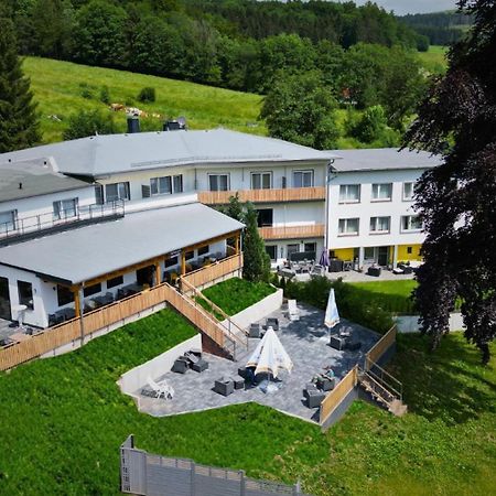 Hotel Berghof Wasserkuppe & Gaestehaus Fuldaquelle Gersfeld Exteriör bild
