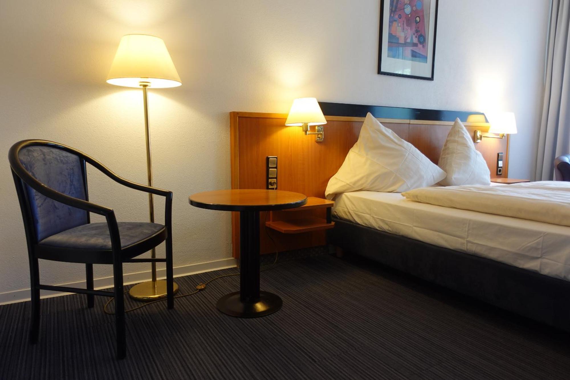 Hotel Berghof Wasserkuppe & Gaestehaus Fuldaquelle Gersfeld Rum bild