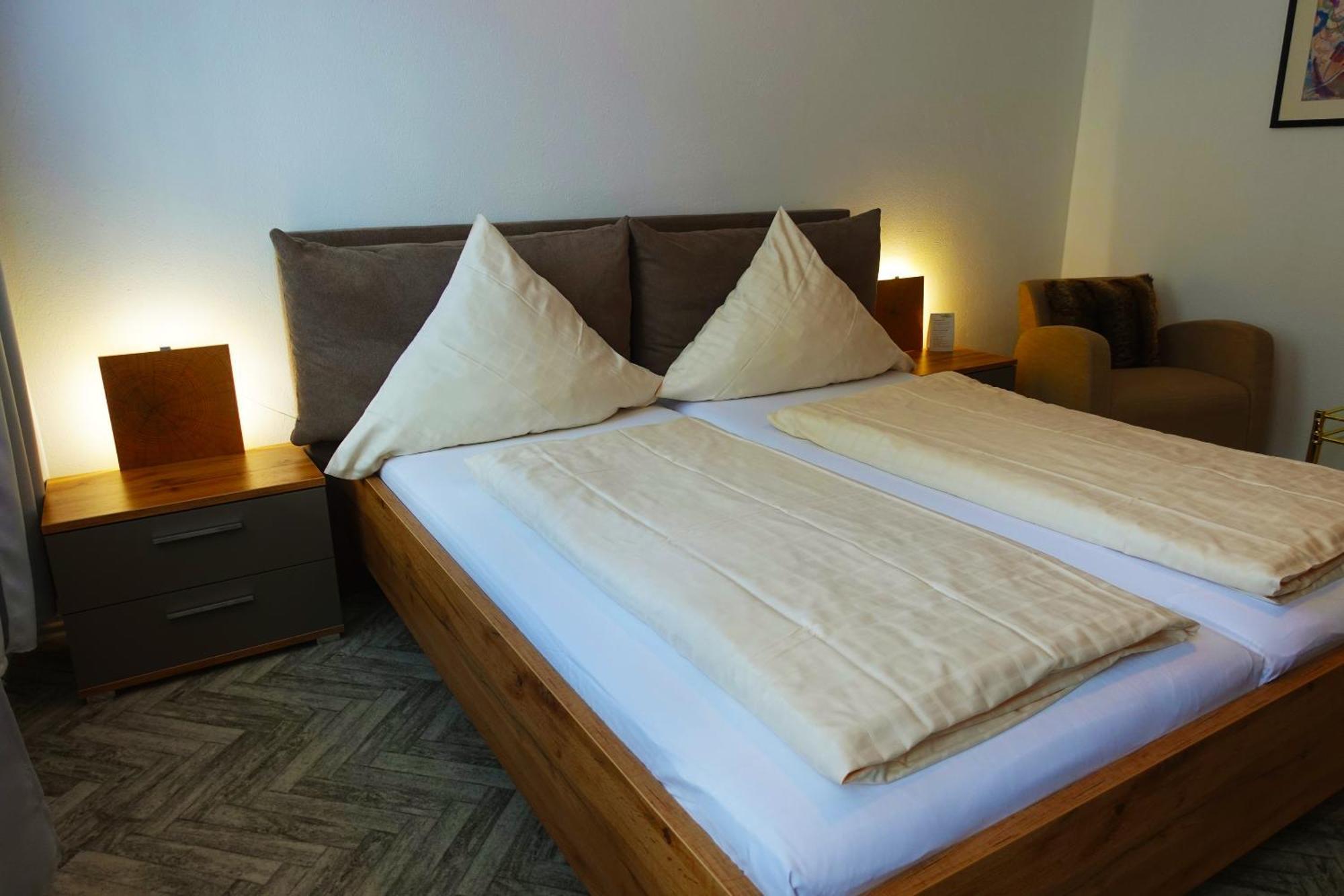 Hotel Berghof Wasserkuppe & Gaestehaus Fuldaquelle Gersfeld Rum bild