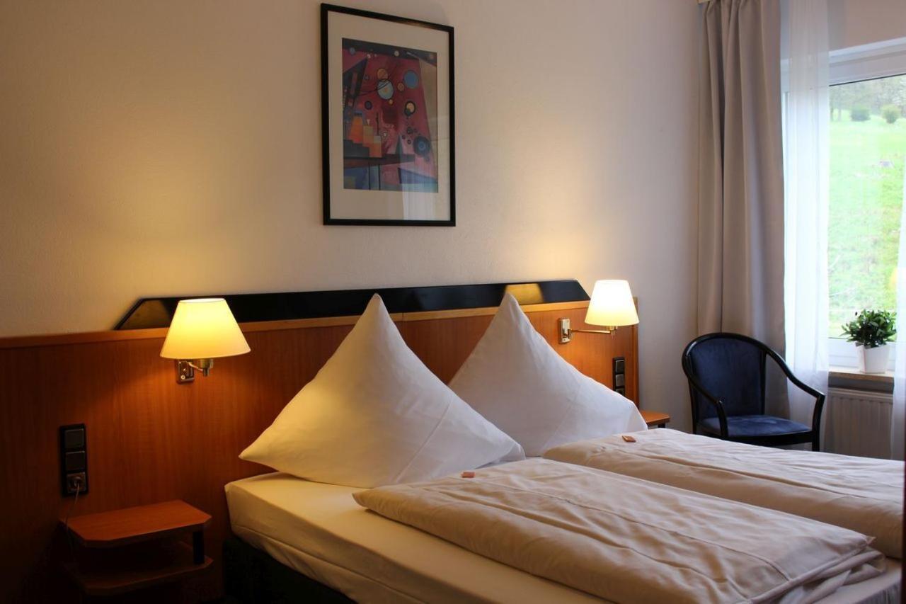 Hotel Berghof Wasserkuppe & Gaestehaus Fuldaquelle Gersfeld Rum bild