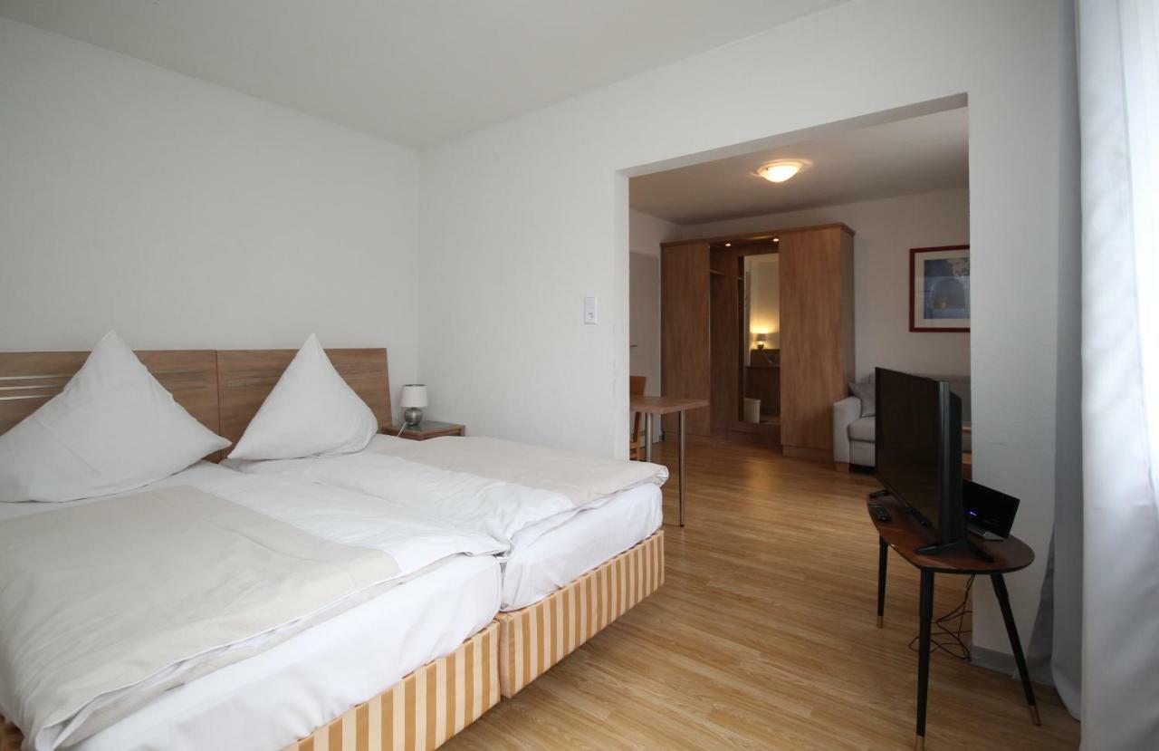 Hotel Berghof Wasserkuppe & Gaestehaus Fuldaquelle Gersfeld Rum bild